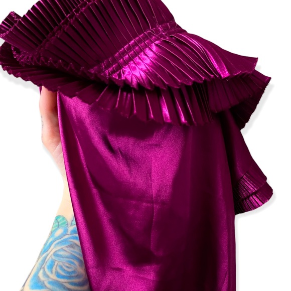 Twenty one ruffle collar sleeveless blouse silky *deep purple - Picture 5 of 6